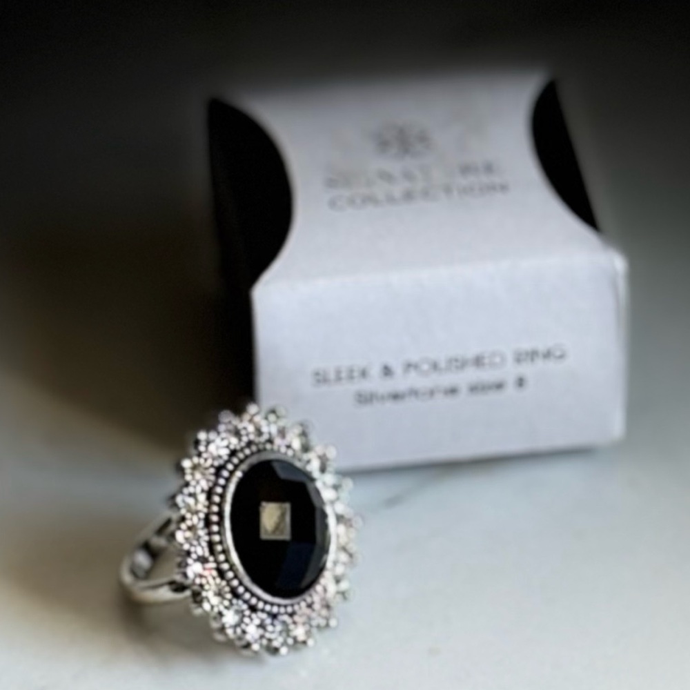 Avon Signature 2017 Sleek & Polished Black Halo Ring NIB Size 8 Statement